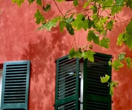 Casita Roja